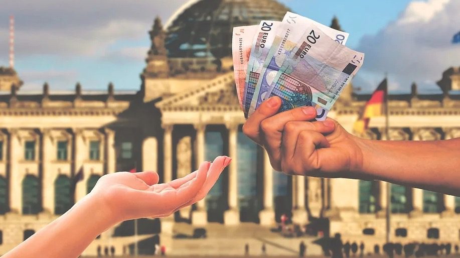 Blog 13 ¿Cuánto le cuesta a un autónomo contratar un trabajador?